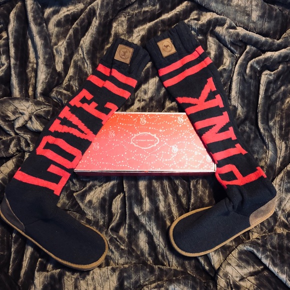 PINK Victoria’s Secret Mukluk Knit Slipper Boots - Picture 2 of 3